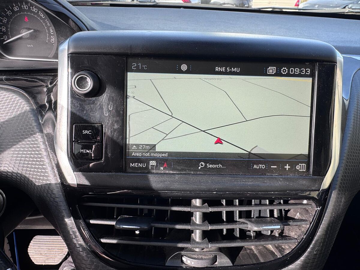 PEUGEOT 208 TECH 1.2 E-THP LPG AUTO SPANISH LHD IN SPAIN 70000 MILES SUPER 2019